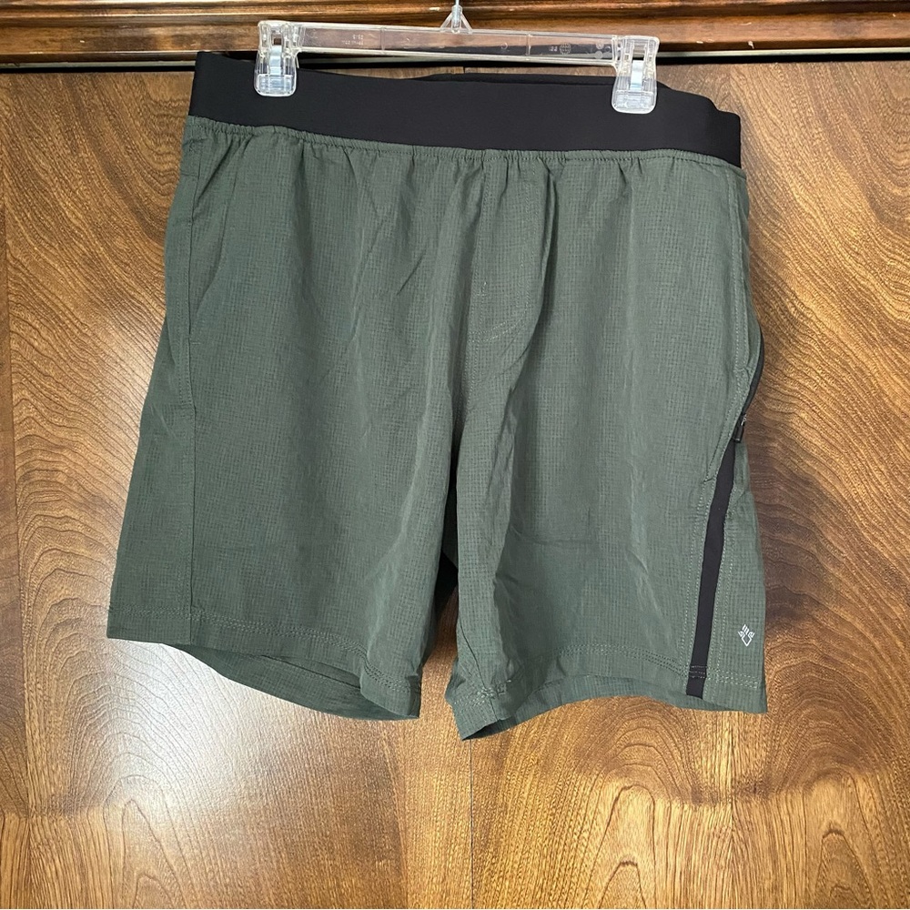 NWOT Men's Green XL Athletic Shorts Sporty Lightweight Pockets Drawstring Waist